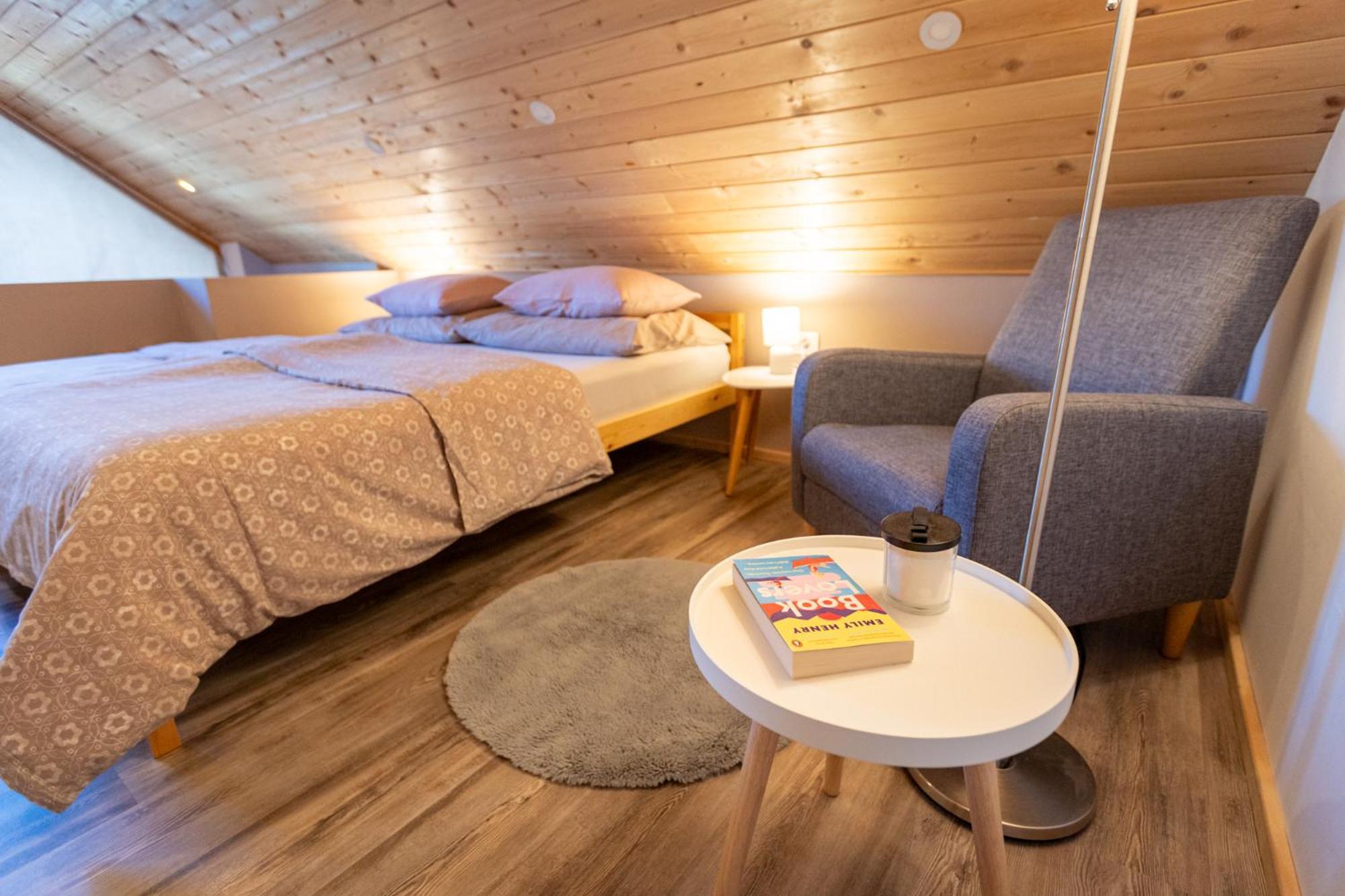 Guest House Pr' Čut Zirovnica Eksteriør billede